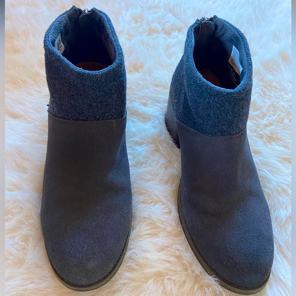 Toms Lacy Gray Suede Ankle Booties